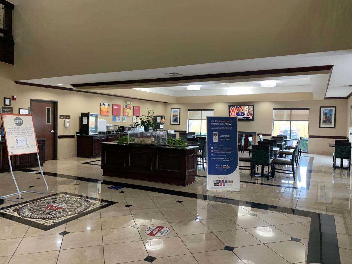 博蒙特i-10全套房舒适酒店 外观 照片
